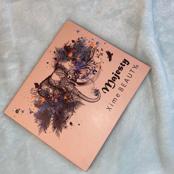 Eyeshadow palette - Picture 3 of 3